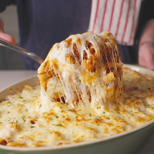 Pasta al horno gratinada con queso